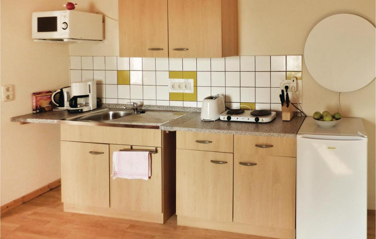1 Bedroom Amazing Apartment In Settin Exterior foto